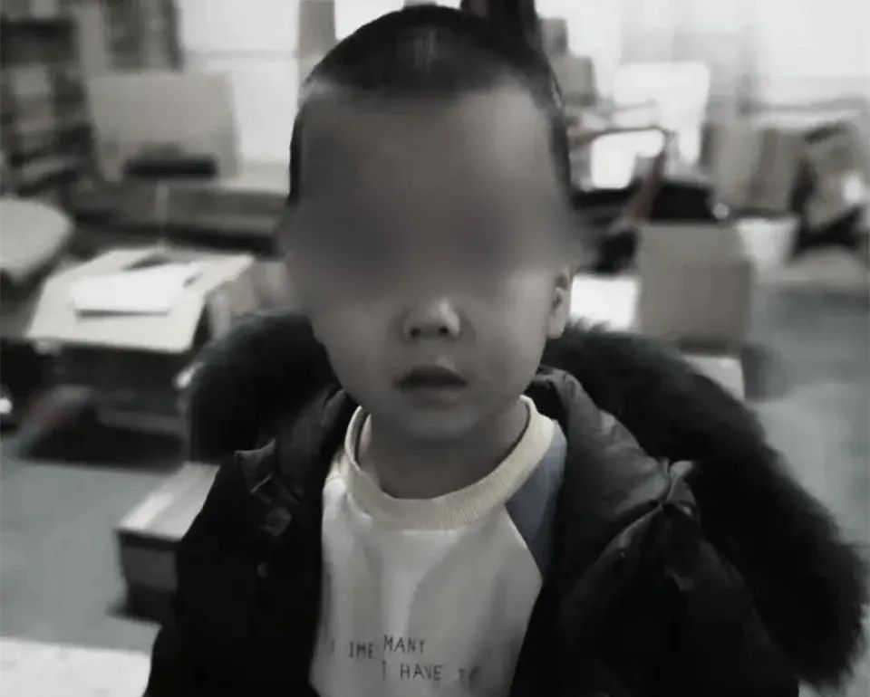 DƬ